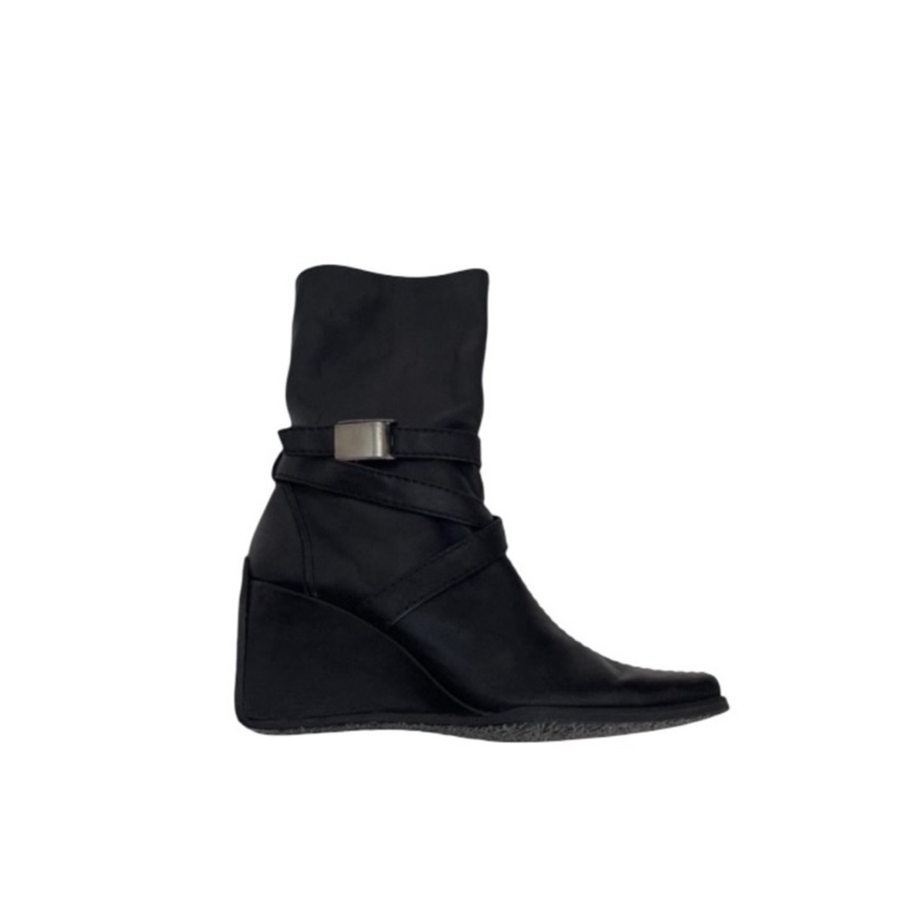 Stuart Weitzman Wrapumup slipon black leather wedge biker boot size 8 1/2 Narrow